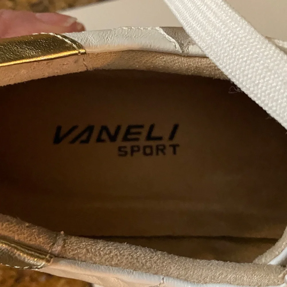 Van Eli Sport Sneakers